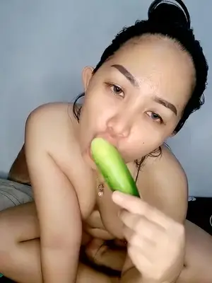 Tante Naraya Colok Memek Sampai Basah Tante Naraya Colok Memek Sampai Basah
